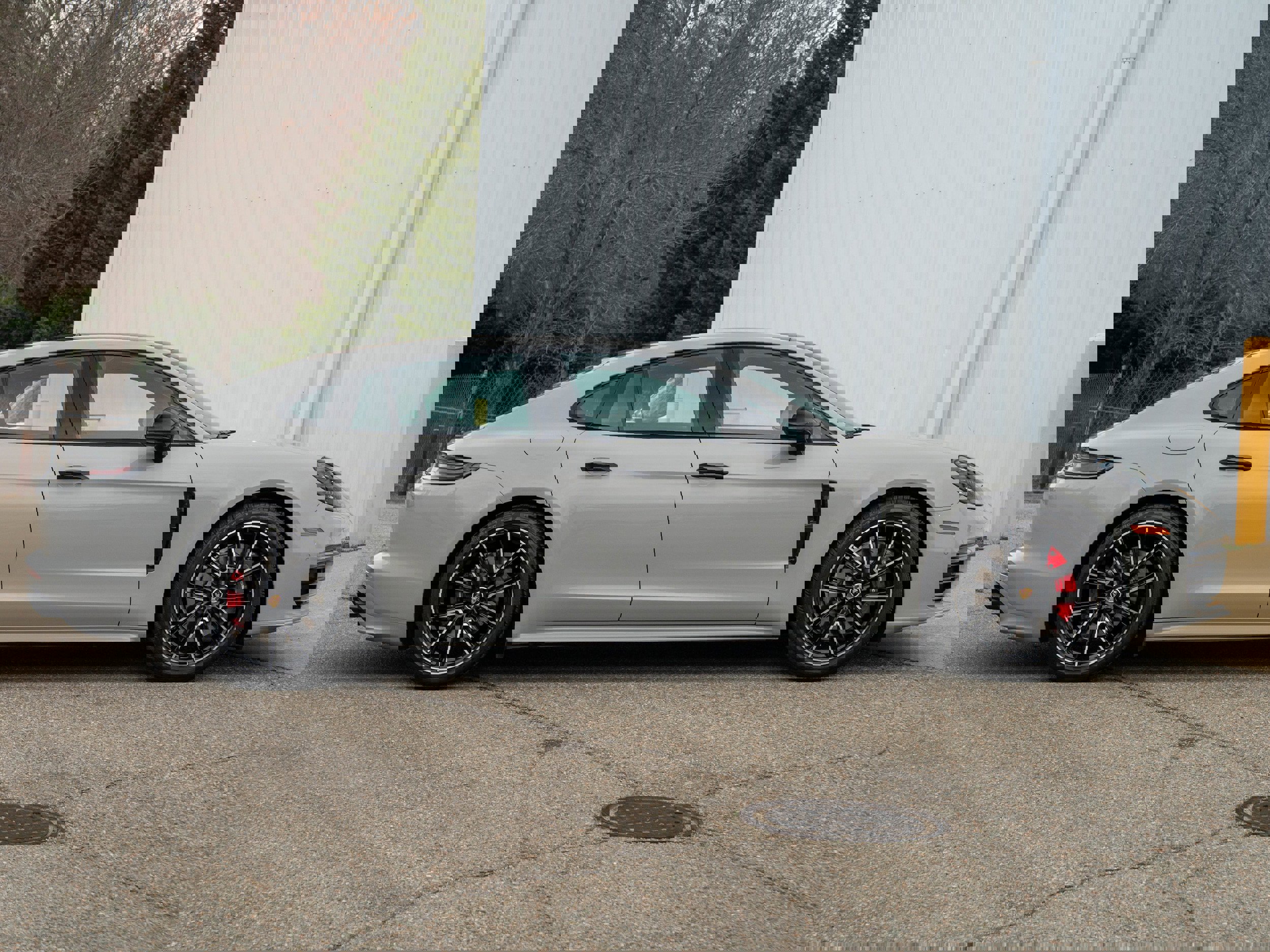 Used 2022 Porsche Panamera GTS w/ Premium Package image 8