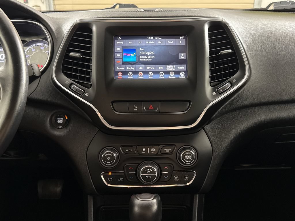 Used 2019 Jeep Cherokee Latitude Plus w/ Comfort/Convenience Group AWD/4WD image 20