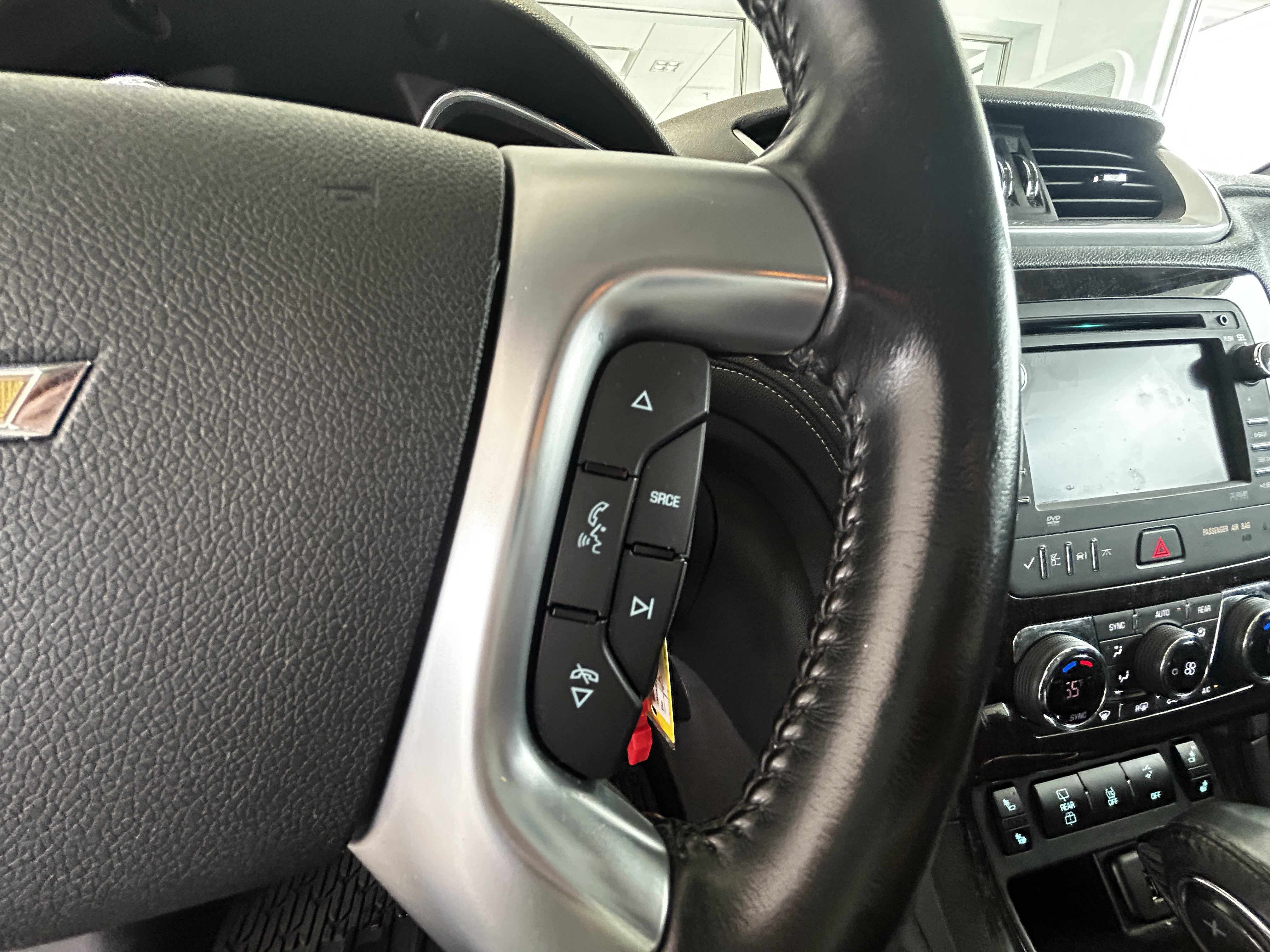 Used 2015 Chevrolet Traverse LT FWD image 13