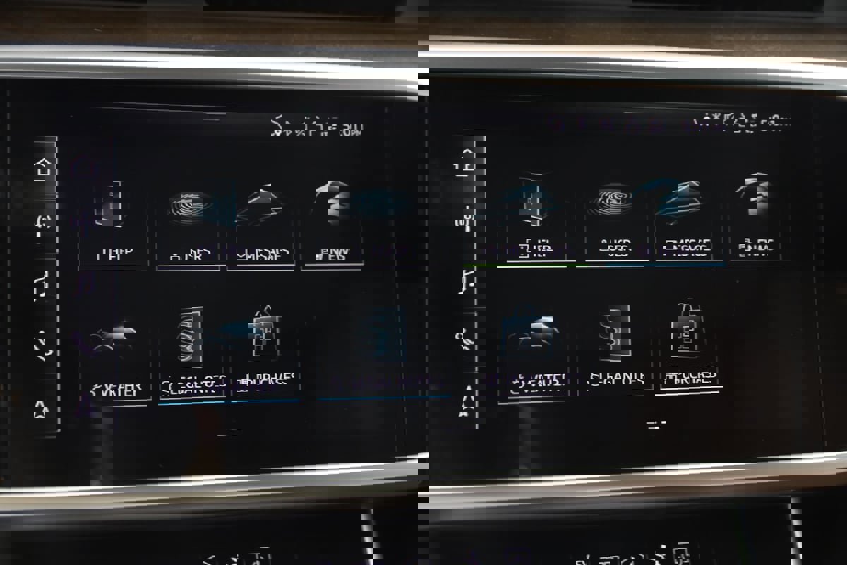 Used 2021 Audi A7 e Premium Plus w/ Black Optic Package image 34