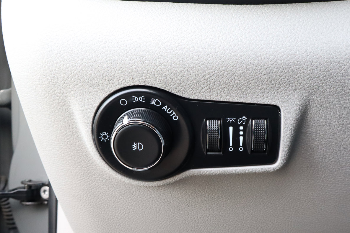 Used 2022 Jeep Compass Limited image 15