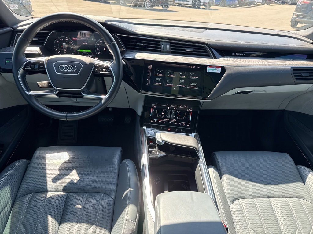 Used 2020 Audi e-tron Prestige w/ Prestige Package image 10