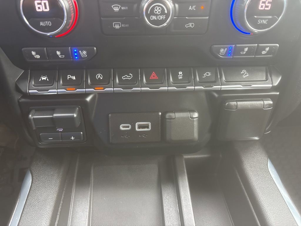 Certified 2020 Chevrolet Silverado 1500 LTZ w/ LTZ Premium Package AWD/4WD image 39