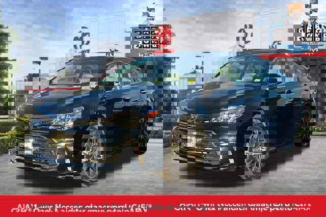 Used 2017 Toyota Avalon XLE Premium w/ All Weather Liner Package image 2