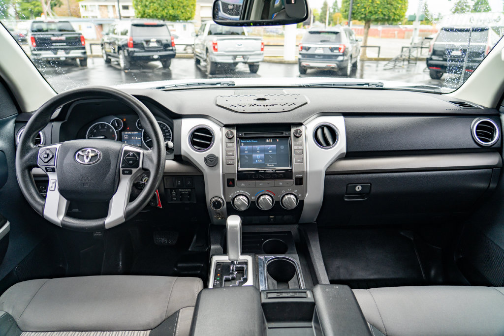 Used 2016 Toyota Tundra SR5 w/ SR5 Upgrade Package AWD/4WD image 19