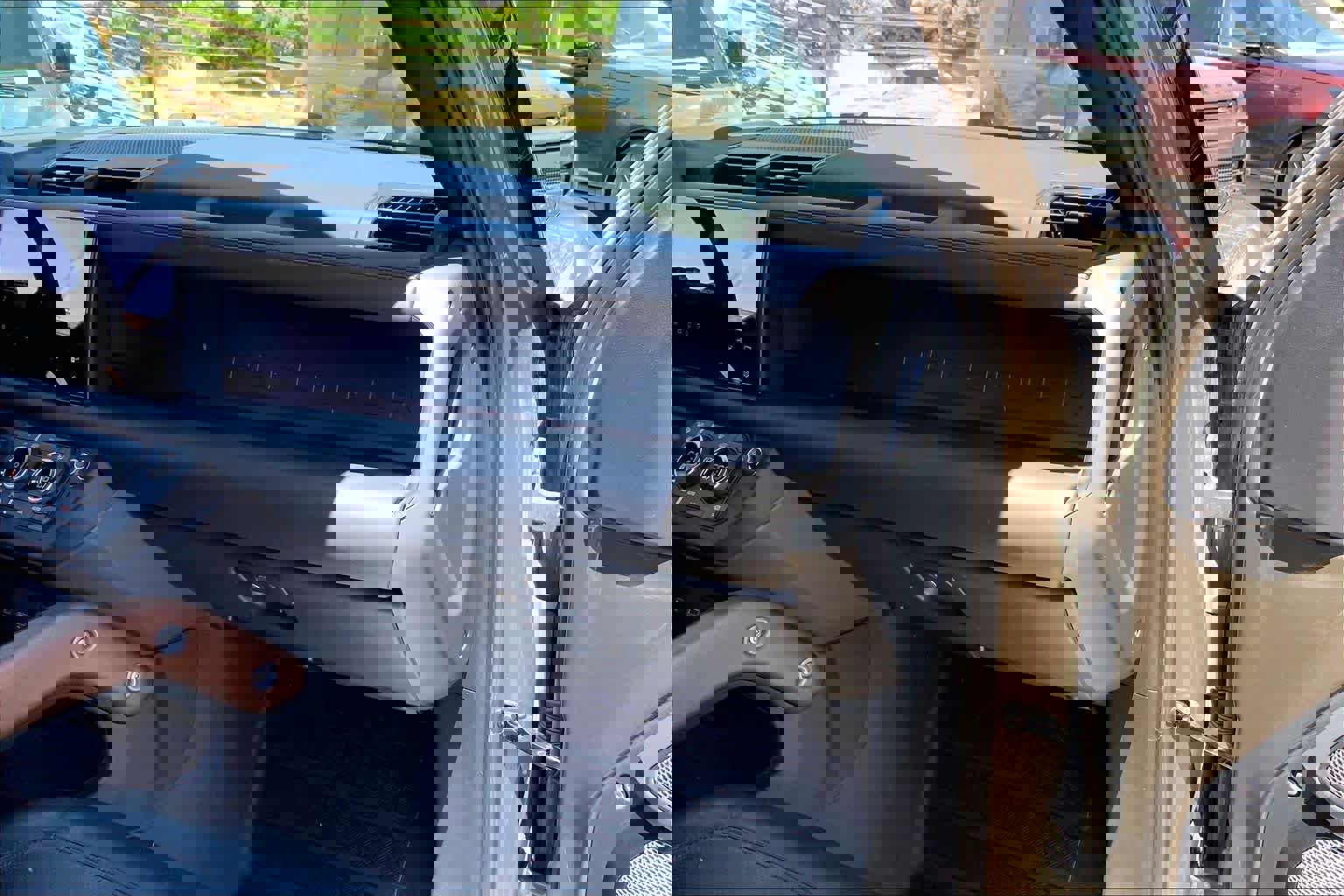 Certified 2023 Land Rover Defender 130 X AWD/4WD image 18