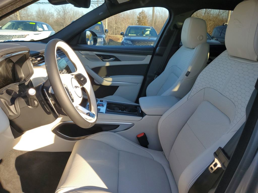 New 2026 Jaguar F-PACE R-Dynamic S image 7