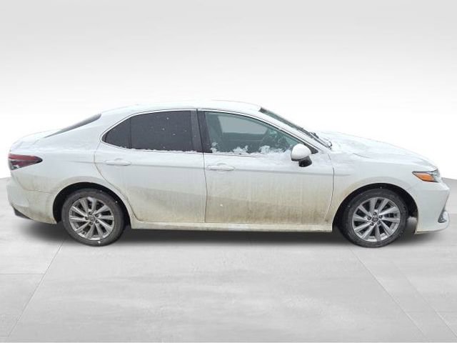 Used 2021 Toyota Camry LE image 8
