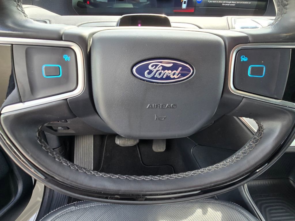 Used 2025 Ford Expedition Platinum image 27