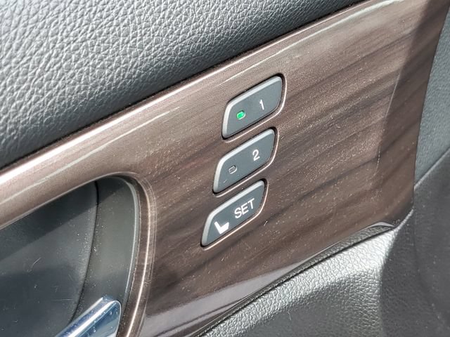 Used 2017 Honda Accord EX-L image 25