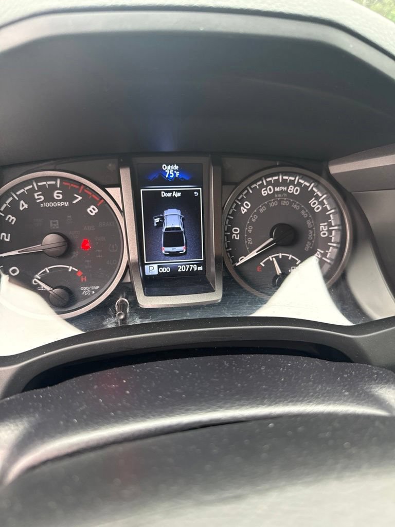 Used 2022 Toyota Tacoma TRD Sport w/ Technology Package AWD/4WD image 11