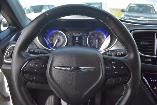 Used 2019 Chrysler Pacifica Touring Plus w/ S Appearance Package FWD image 35