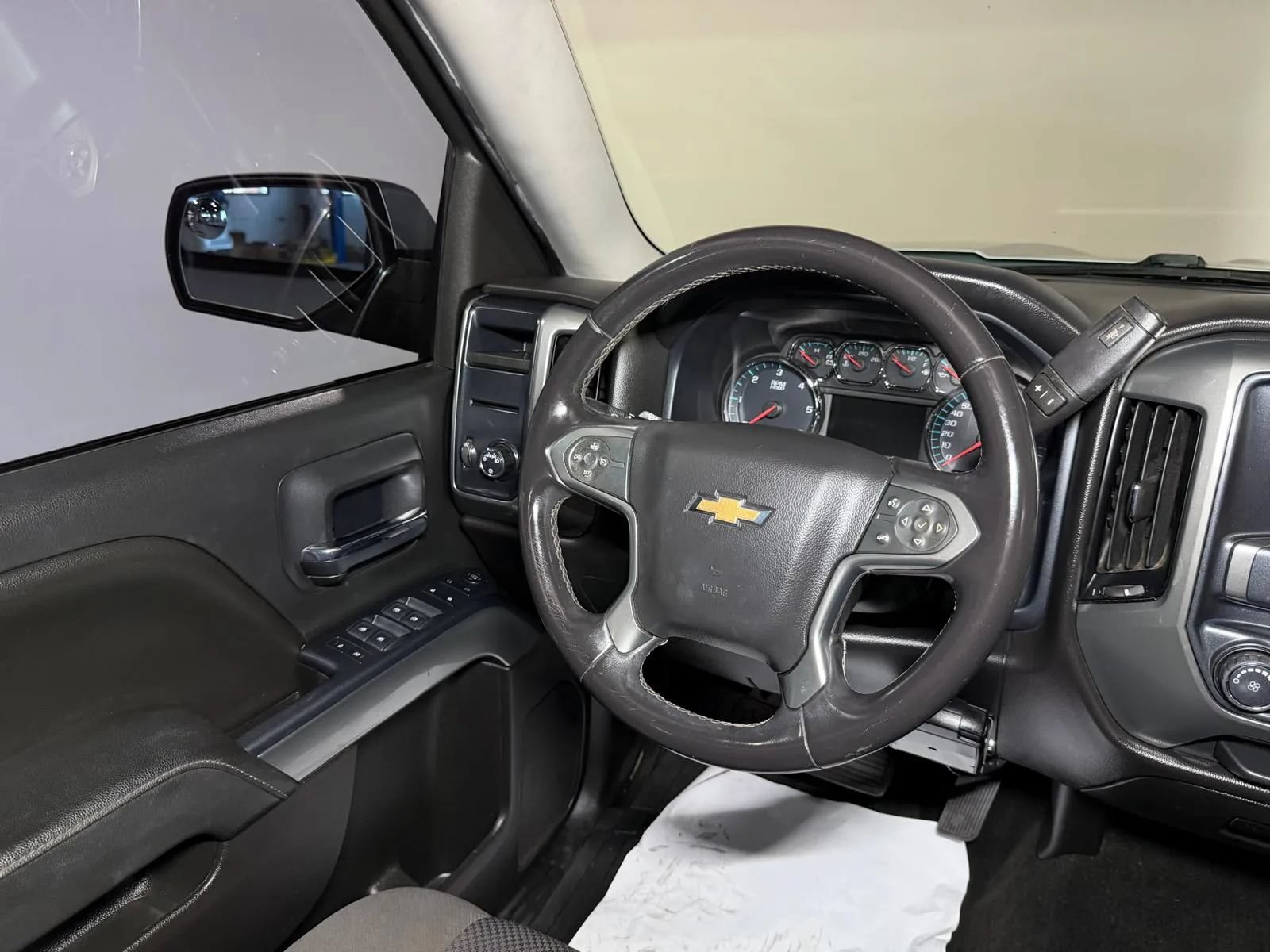 Used 2018 Chevrolet Silverado 1500 LT RWD image 18
