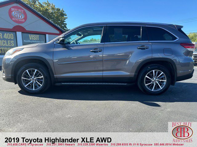 Used 2019 Toyota Highlander XLE image 3