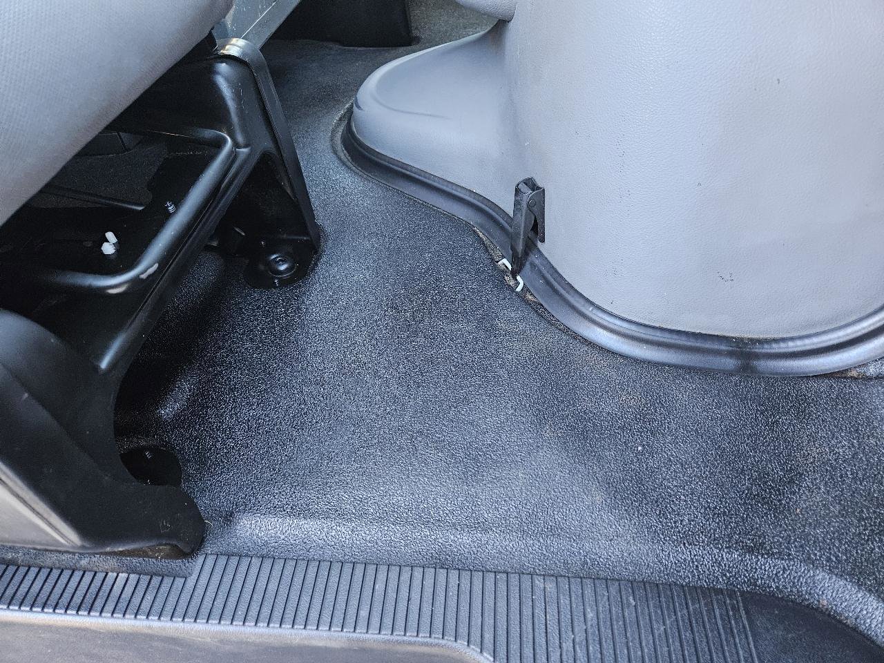 Used 2014 Ford E-250 and Econoline 250 E-250 HD 138 WB, For Sale In w/ Power Group image 33