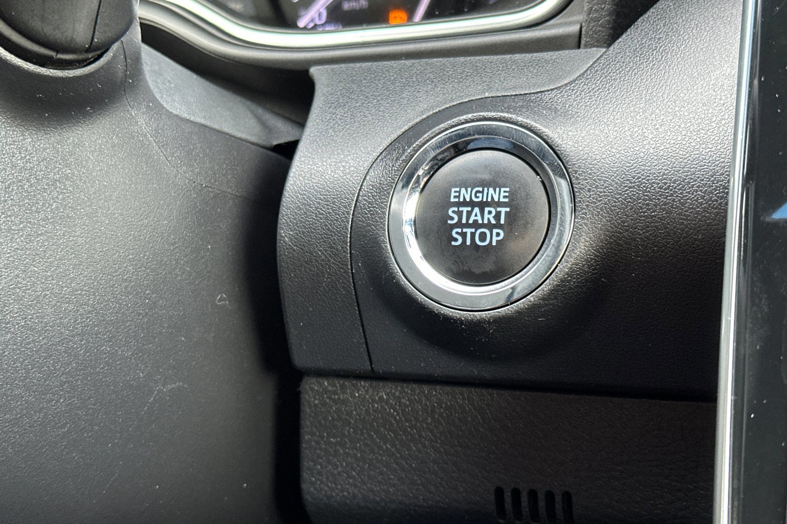 Certified 2022 Toyota Avalon XLE image 21