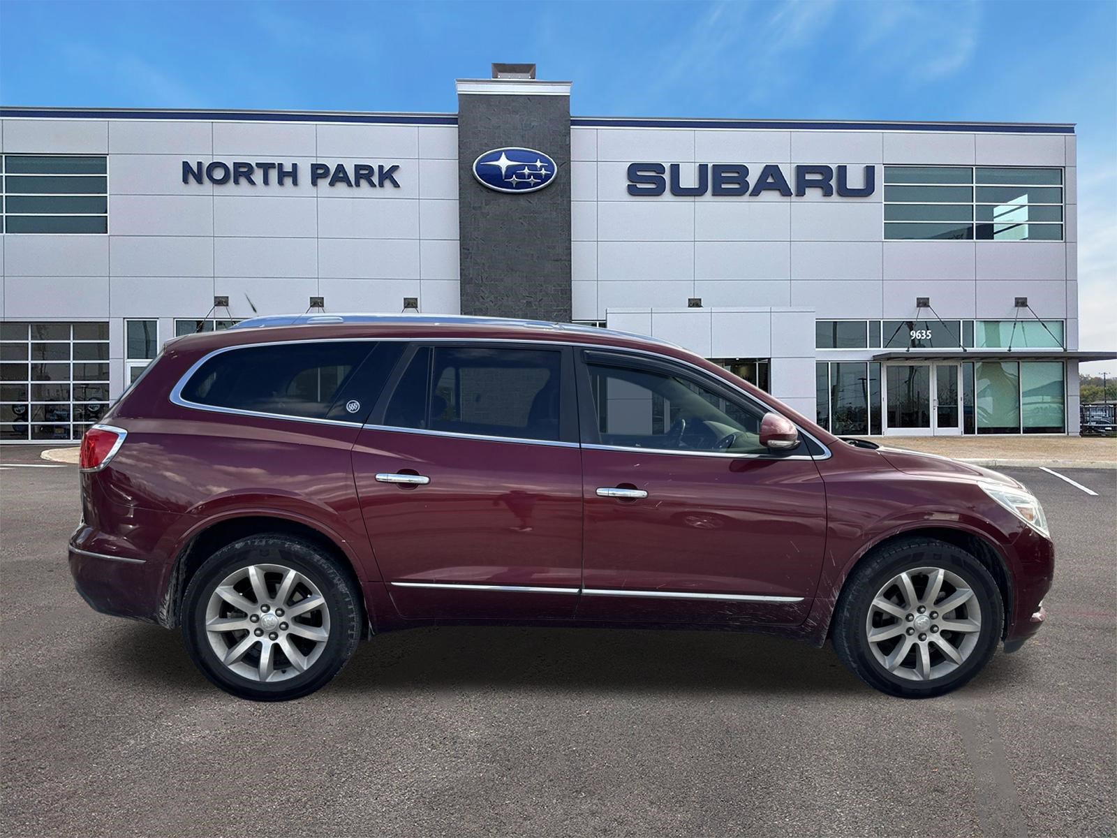 Used 2017 Buick Enclave Premium w/ Experience Buick Package FWD image 3