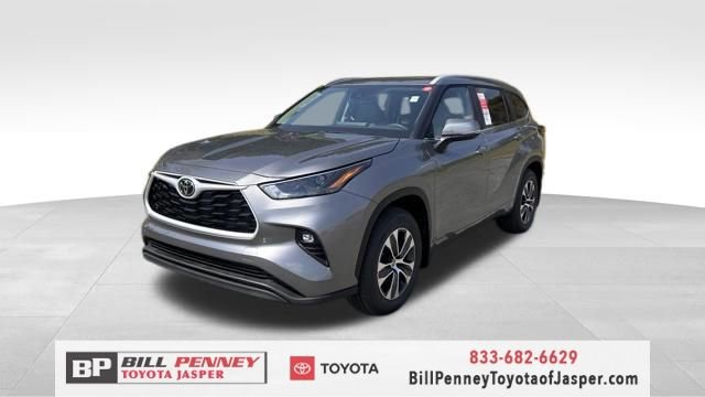 New 2026 Toyota Highlander XLE image 1