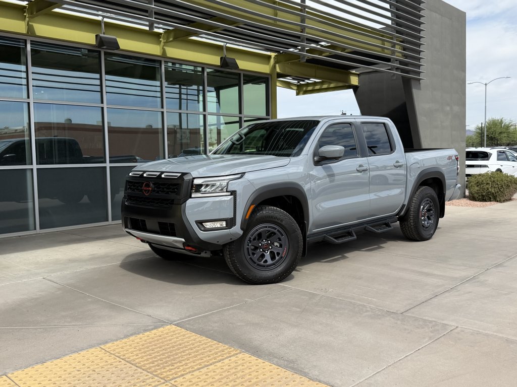 Used 2025 Nissan Frontier PRO-4X w/ Pro Convenience Package