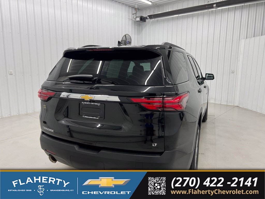 Used 2023 Chevrolet Traverse LT FWD image 3