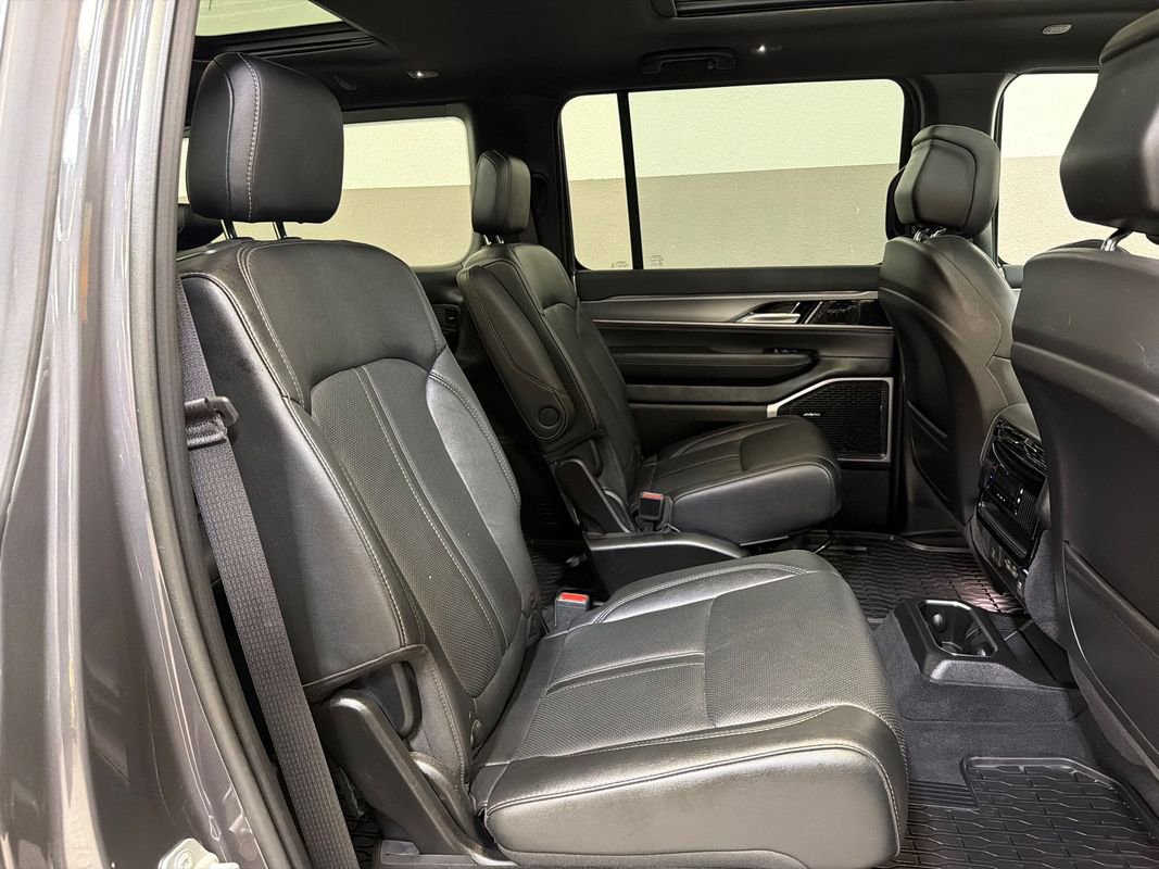 Used 2023 Jeep Wagoneer Series II RWD image 48