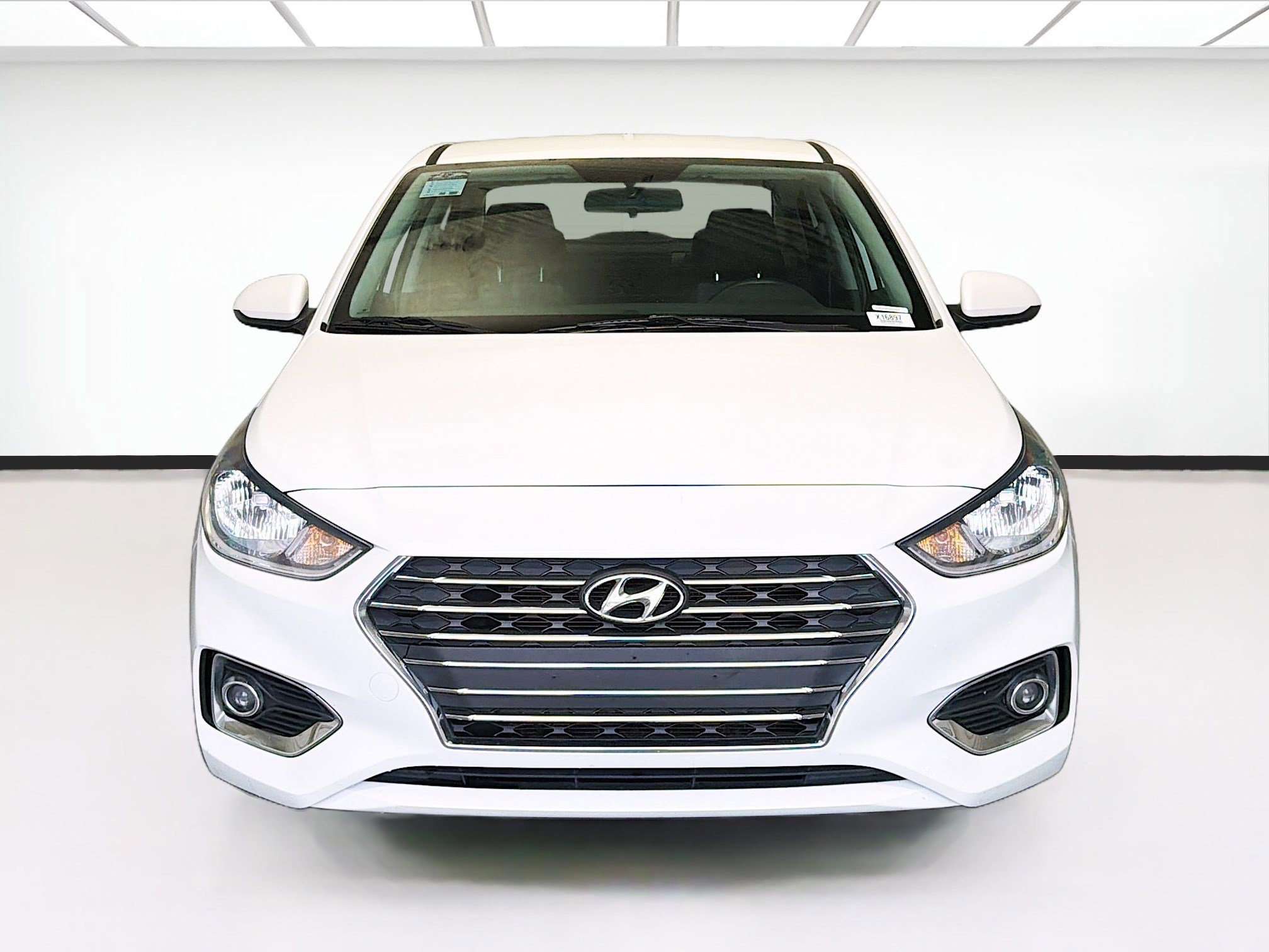 Used 2022 Hyundai Accent SEL FWD image 2