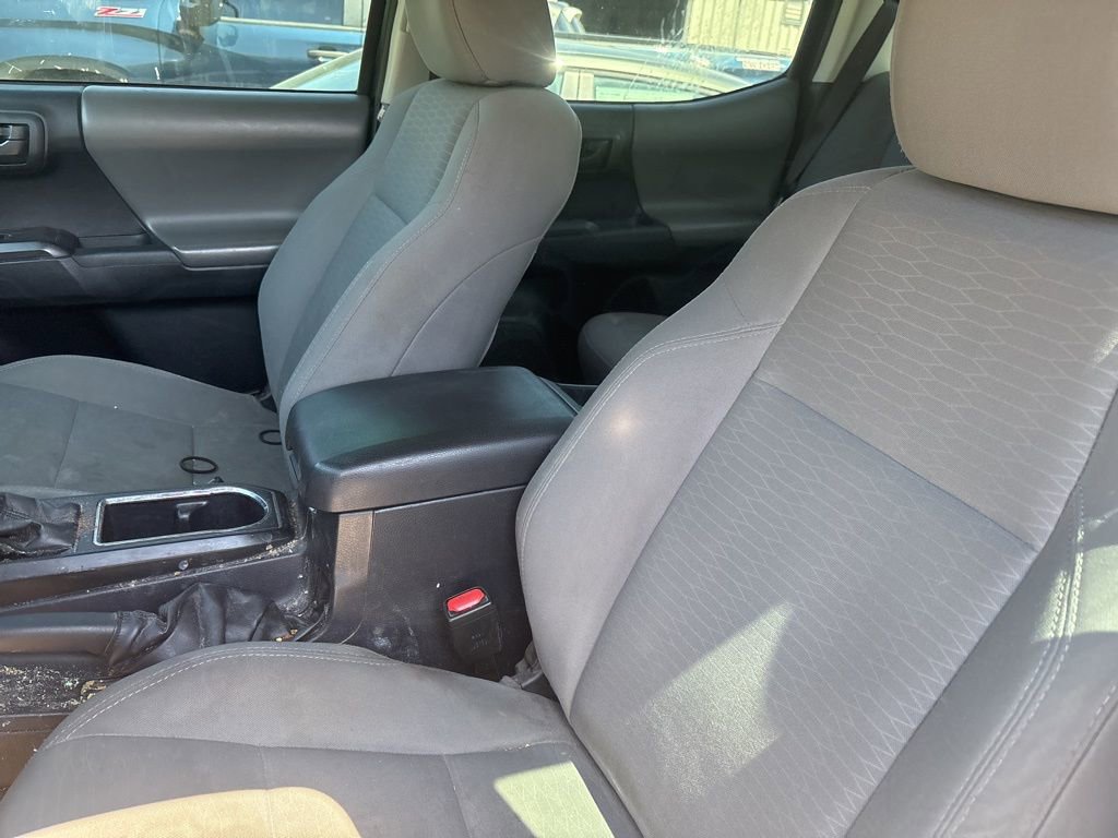 Used 2017 Toyota Tacoma SR w/ Tow Package image 12