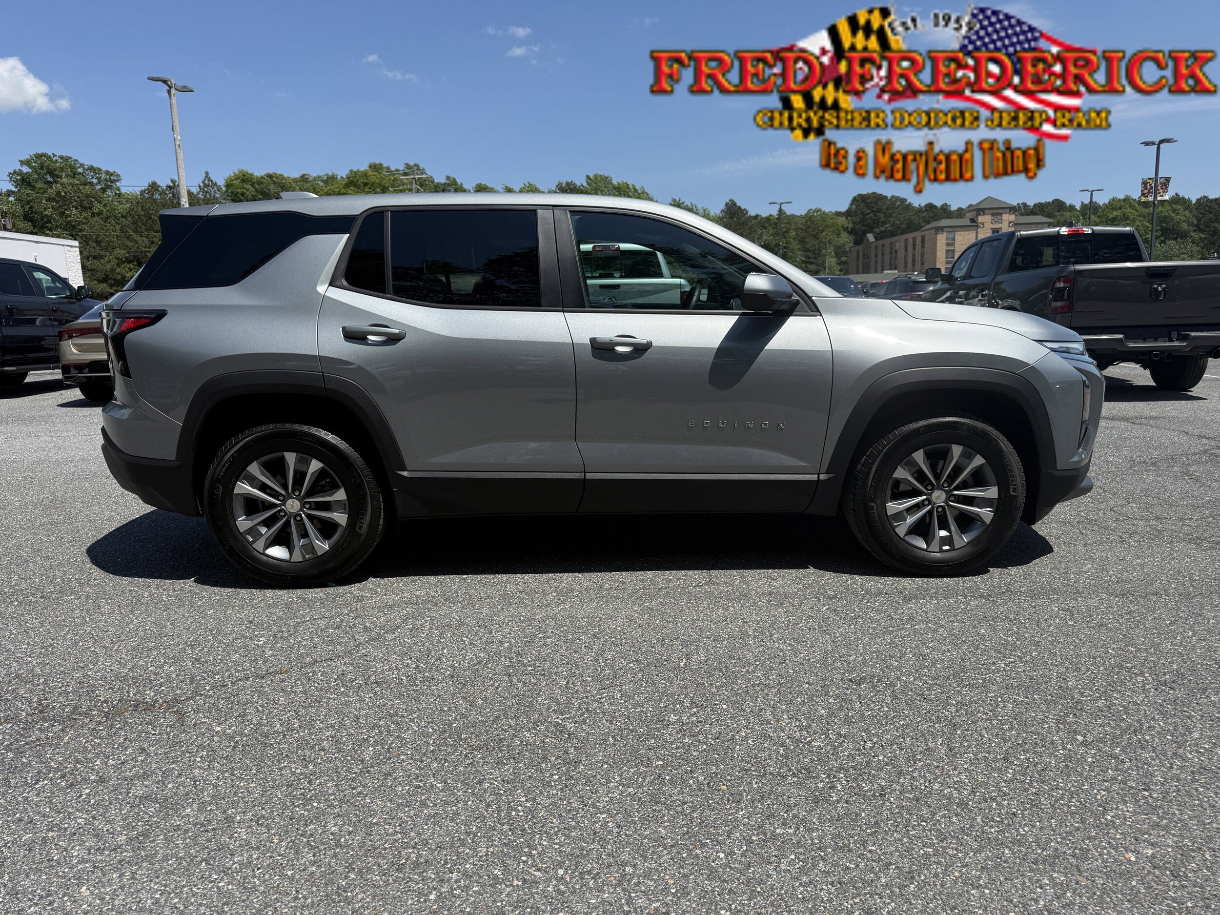 Used 2025 Chevrolet Equinox LT AWD/4WD image 9