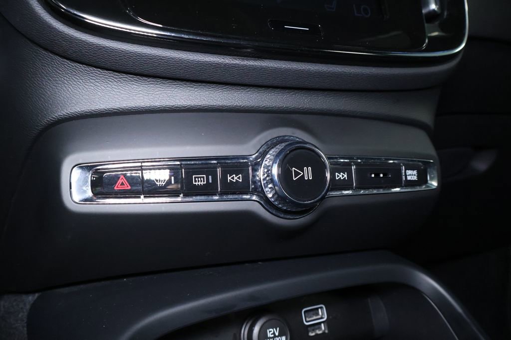 Used 2019 Volvo XC40 T5 R-Design image 32