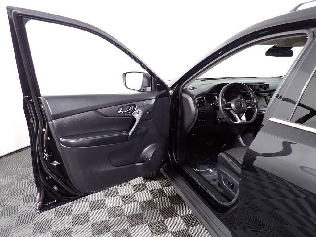 Used 2020 Nissan Rogue SV w/ Premium Package AWD/4WD image 22