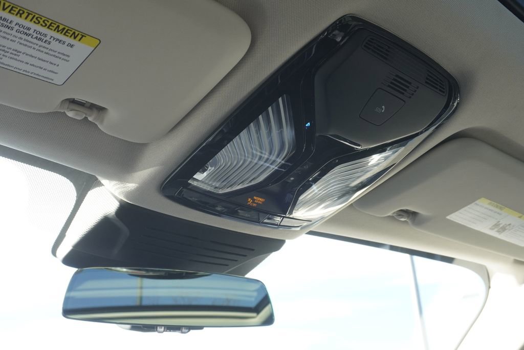 Used 2023 BMW X7 xDrive40i w/ Premium Package image 16