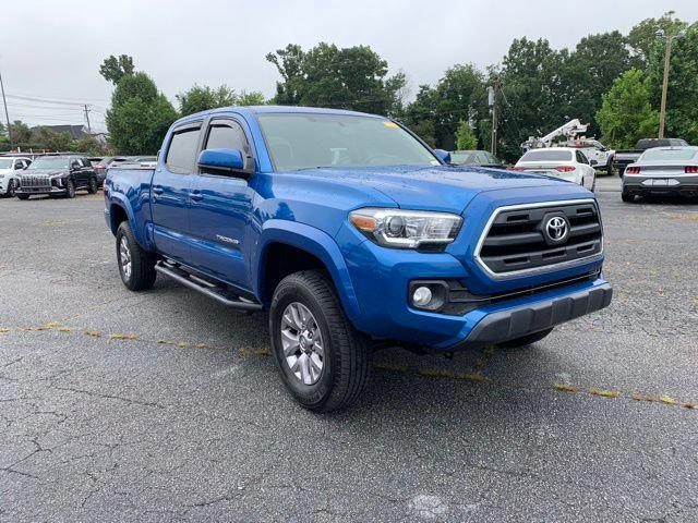Used 2017 Toyota Tacoma SR5 w/ Tow Package RWD image 2