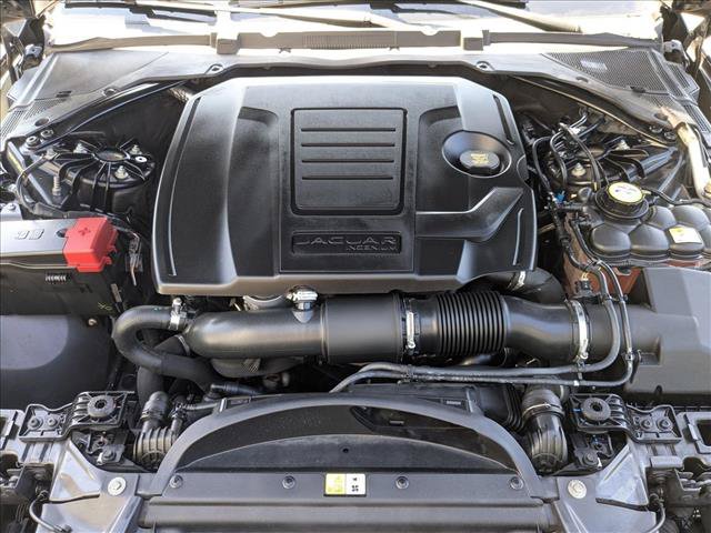 Used 2018 Jaguar XE Premium RWD image 24