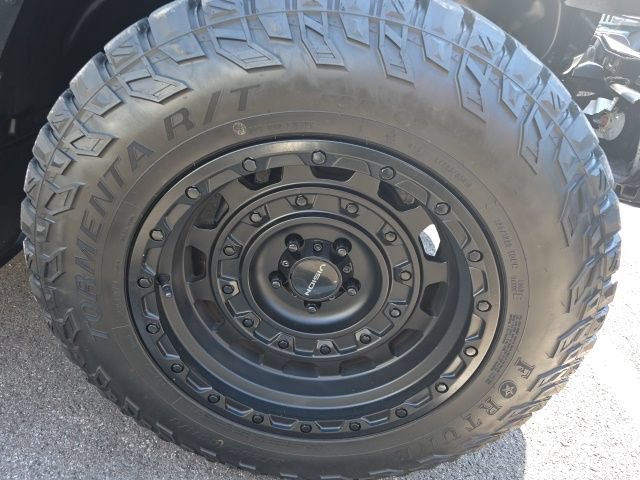 Used 2020 Jeep Wrangler Unlimited Sahara AWD/4WD image 4