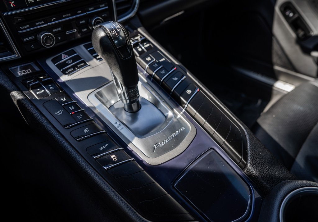Used 2014 Porsche Panamera 4 image 21