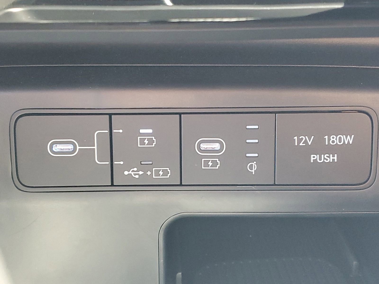 Used 2025 Hyundai Santa Cruz Limited image 25