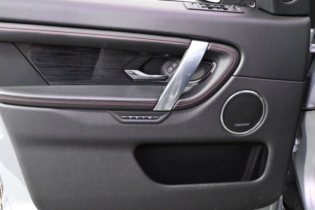 Used 2021 Land Rover Discovery Sport SE R-Dynamic image 22