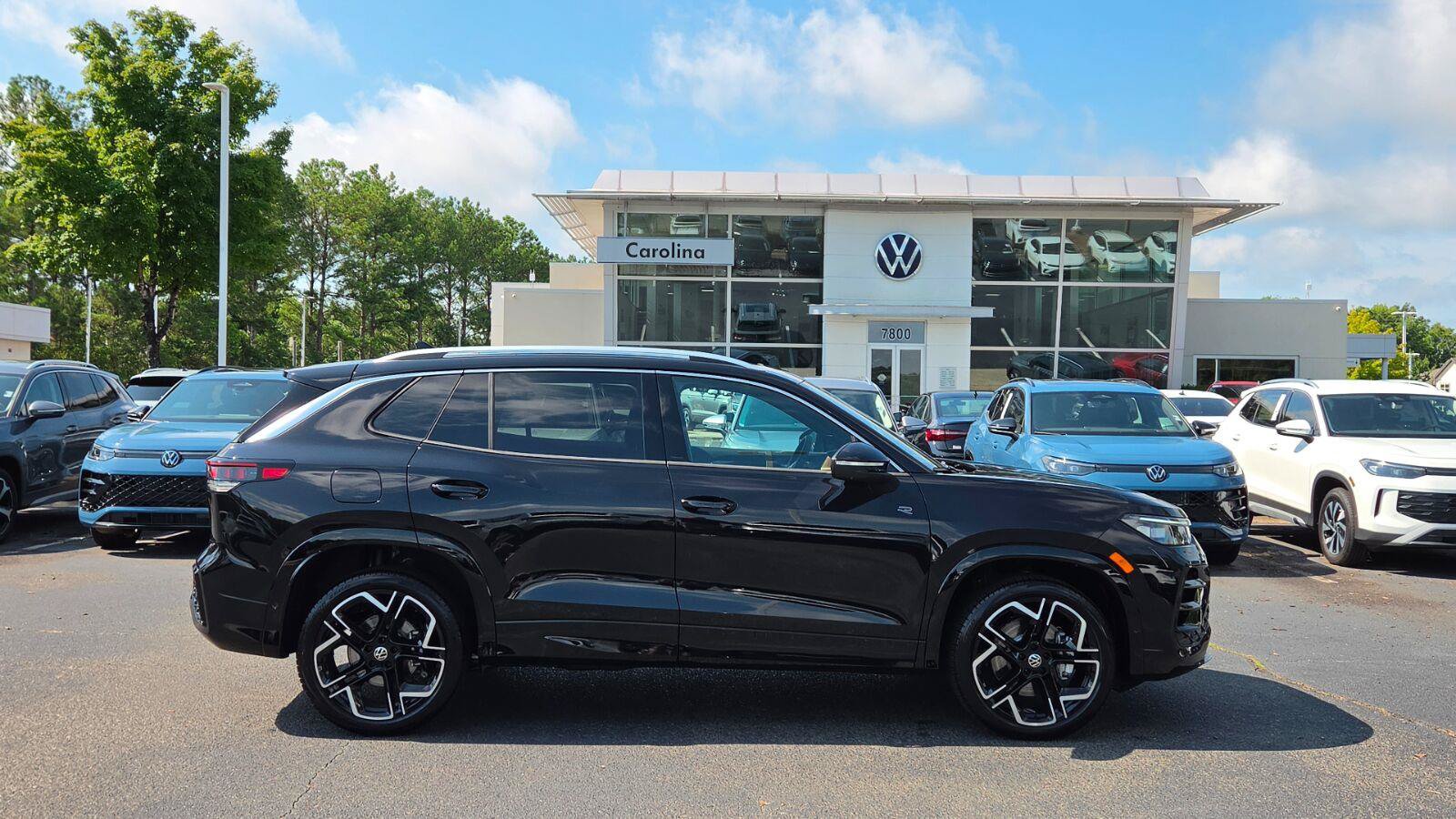 New 2026 Volkswagen Tiguan SEL R-Line AWD/4WD image 6