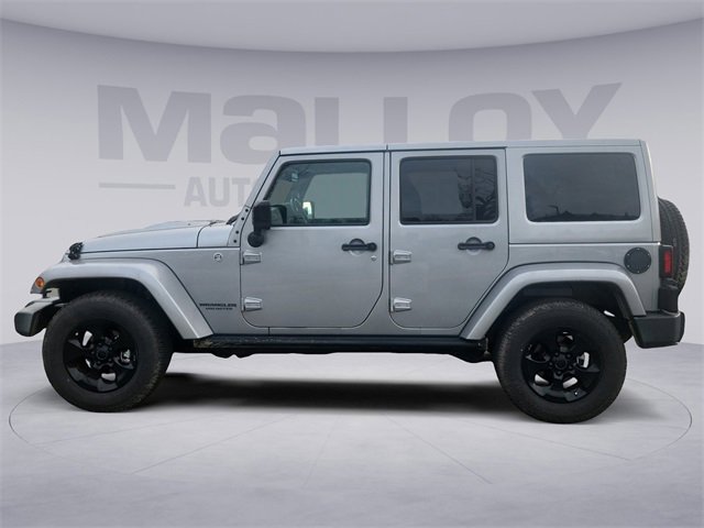 Used 2015 Jeep Wrangler Unlimited Sahara image 2