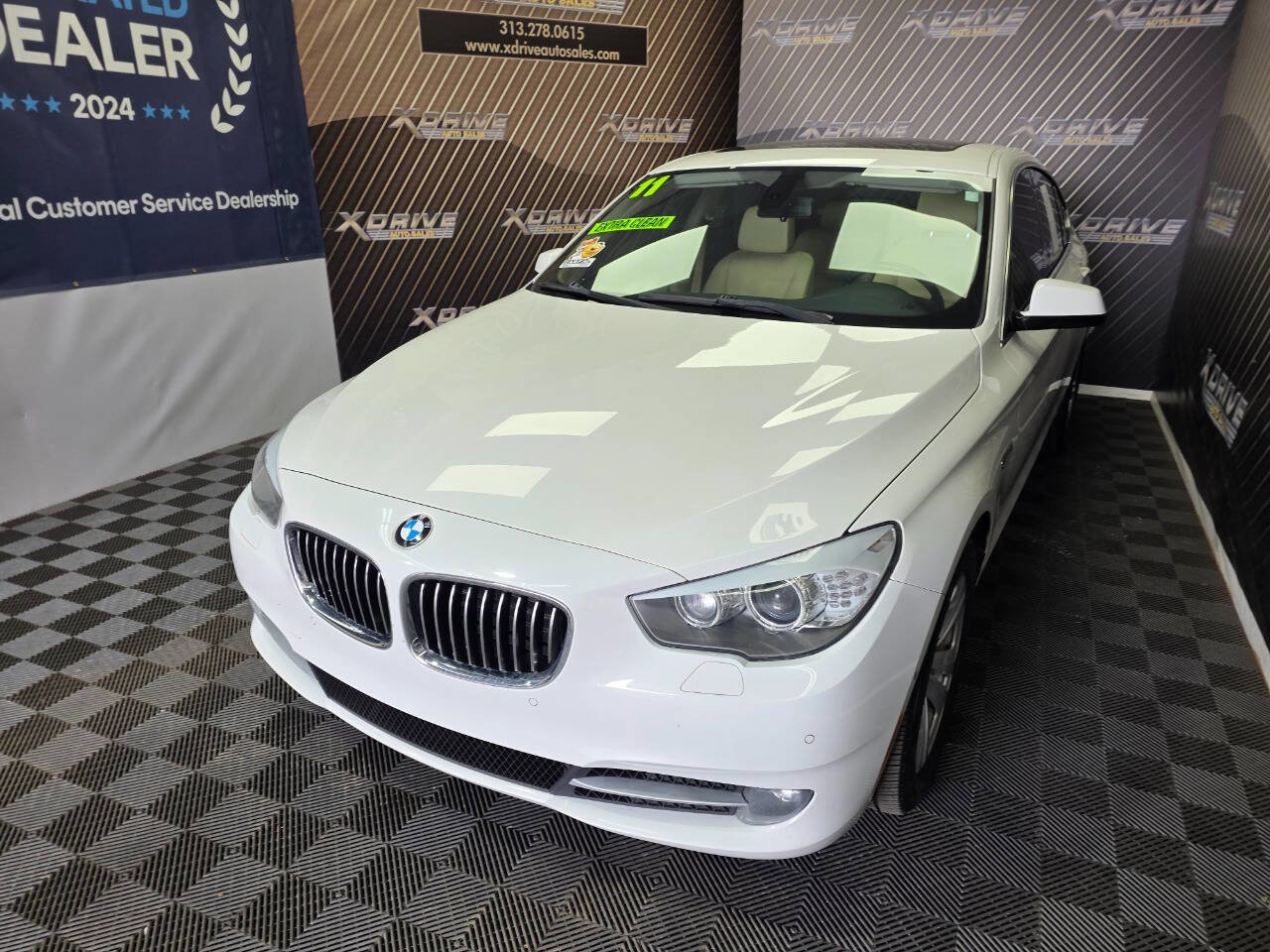 Used 2011 BMW 535i Gran Turismo RWD image 2