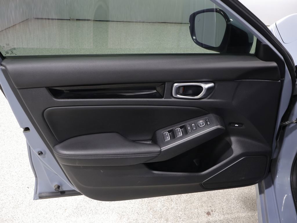Used 2022 Honda Civic Touring image 13