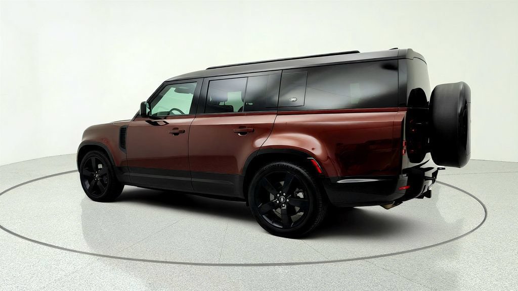Used 2024 Land Rover Defender 130 X-Dynamic SE AWD/4WD image 7
