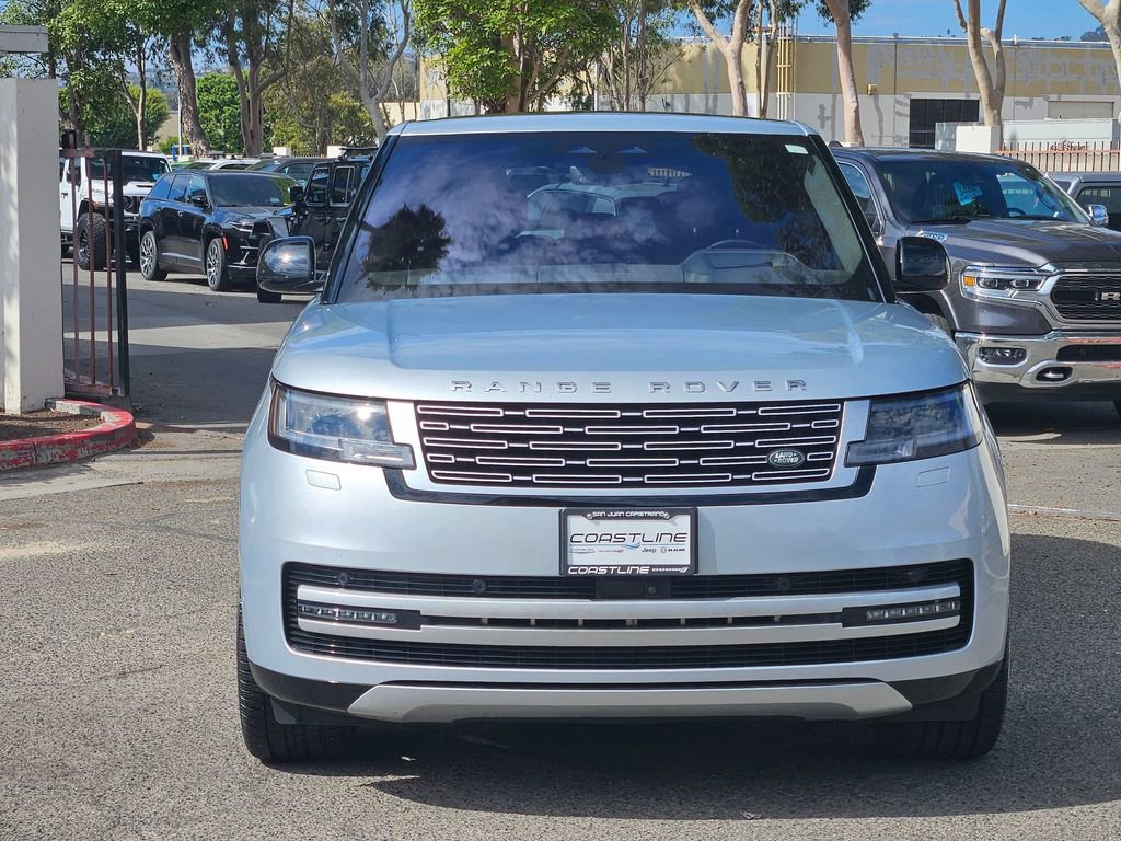 Used 2023 Land Rover Range Rover Autobiography image 2