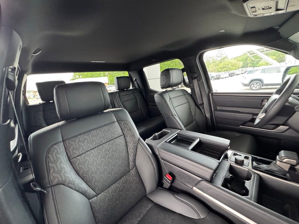 Used 2025 Toyota Tundra Limited AWD/4WD image 18