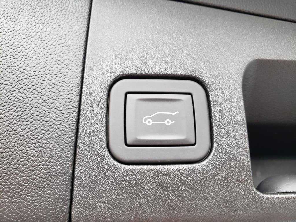 Used 2025 Cadillac XT5 Premium Luxury image 8