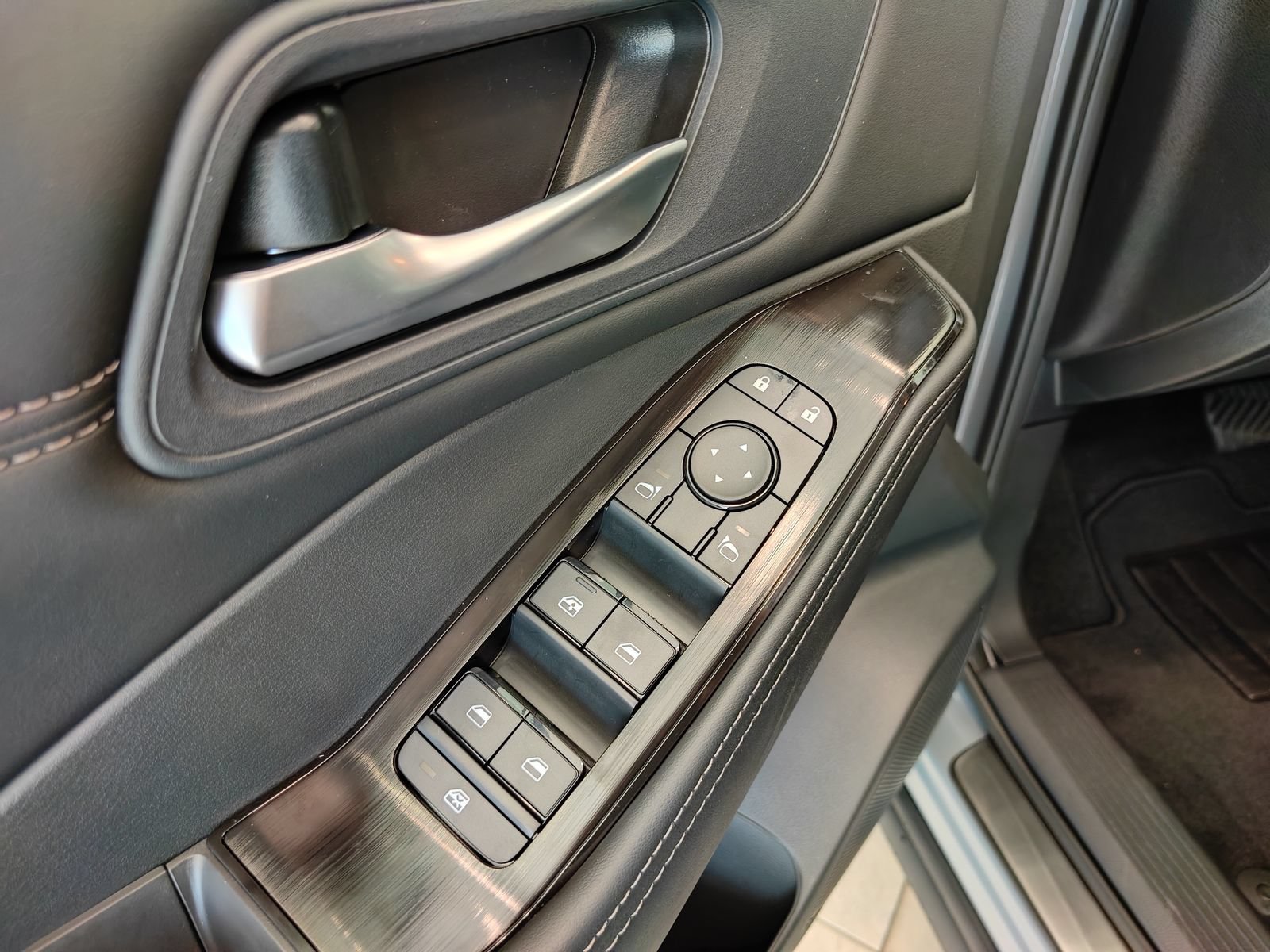 New 2026 Nissan Rogue Dark Armor AWD/4WD image 11