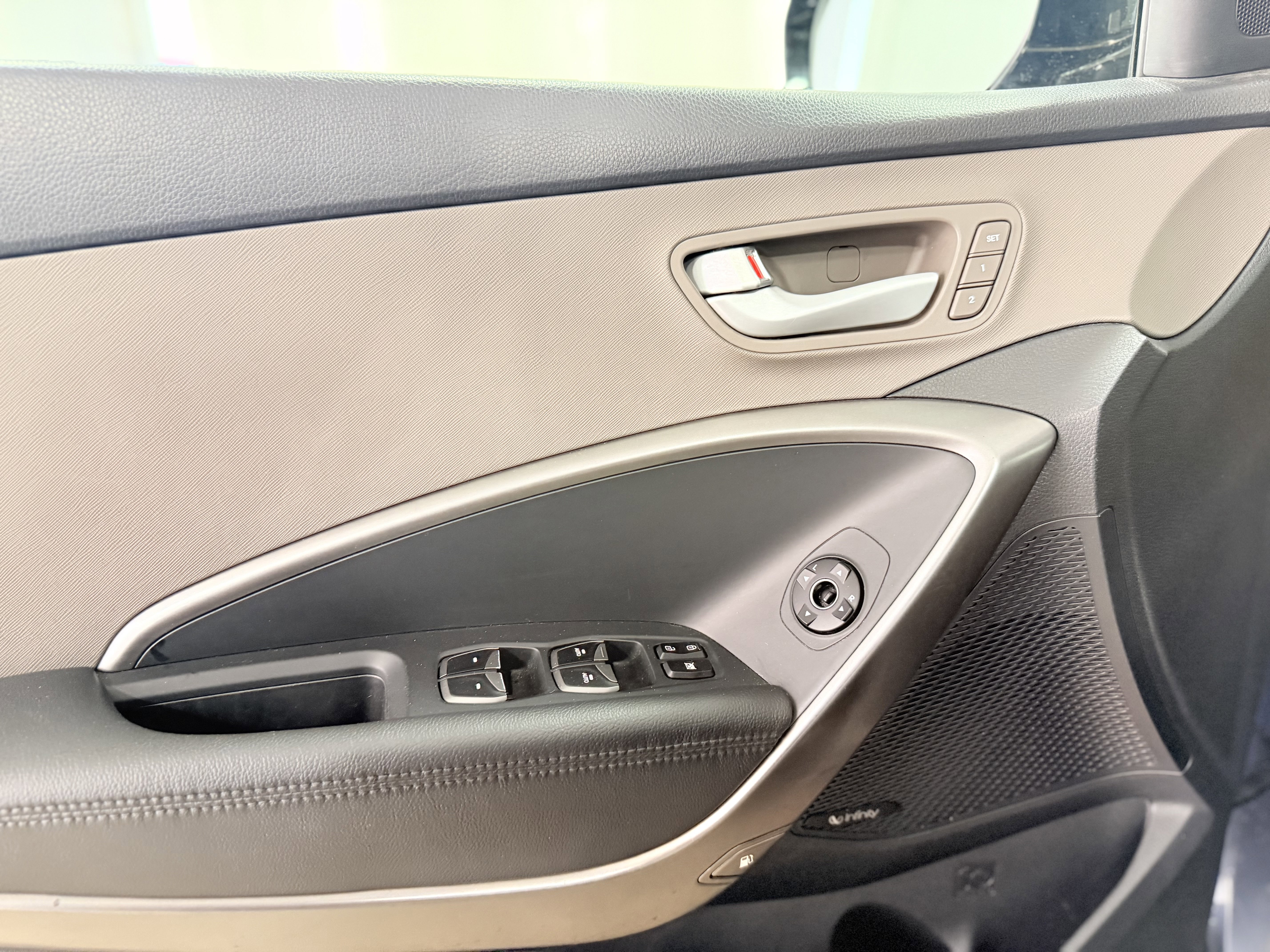 Used 2017 Hyundai Santa Fe SE w/ SE Ultimate Tech Package 03 image 15