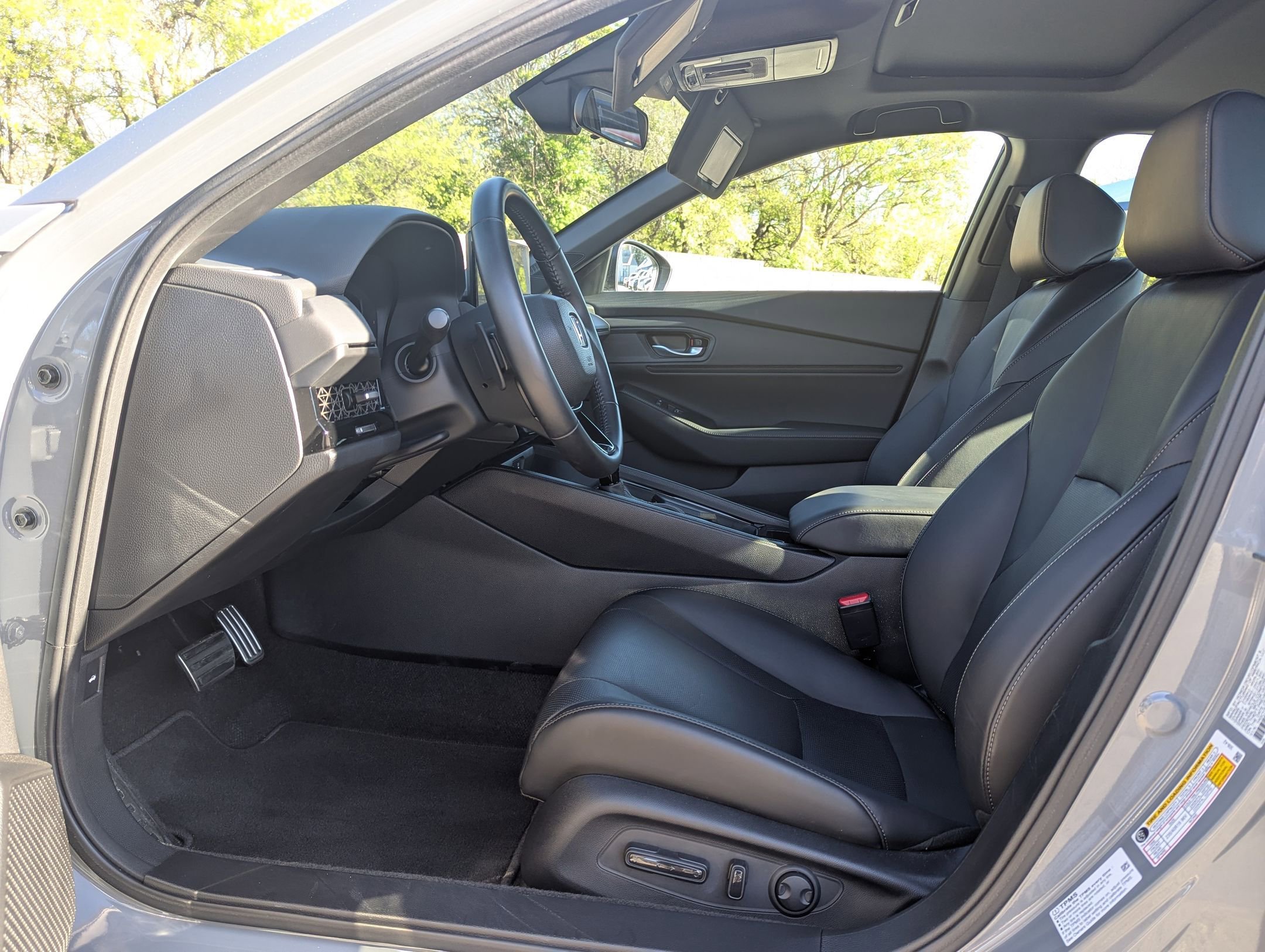 Used 2025 Honda Accord Sport image 9