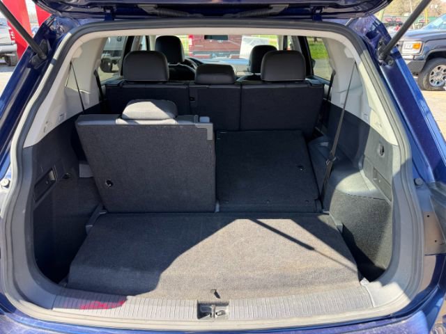 Used 2021 Volkswagen Tiguan SE w/ Panoramic Sunroof Package image 12