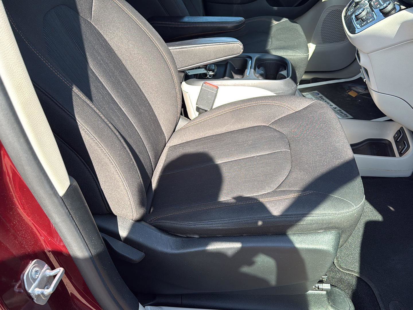 Used 2018 Chrysler Pacifica Touring Plus FWD image 44